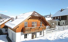 Lovely Chalet in Sankt Margarethen im Lungau near Ski Lift